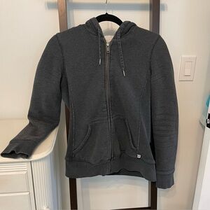 Sz M Aritzia Sherpa lined TNA hoodie in EUC. Grey. Zips up. Cozy!
